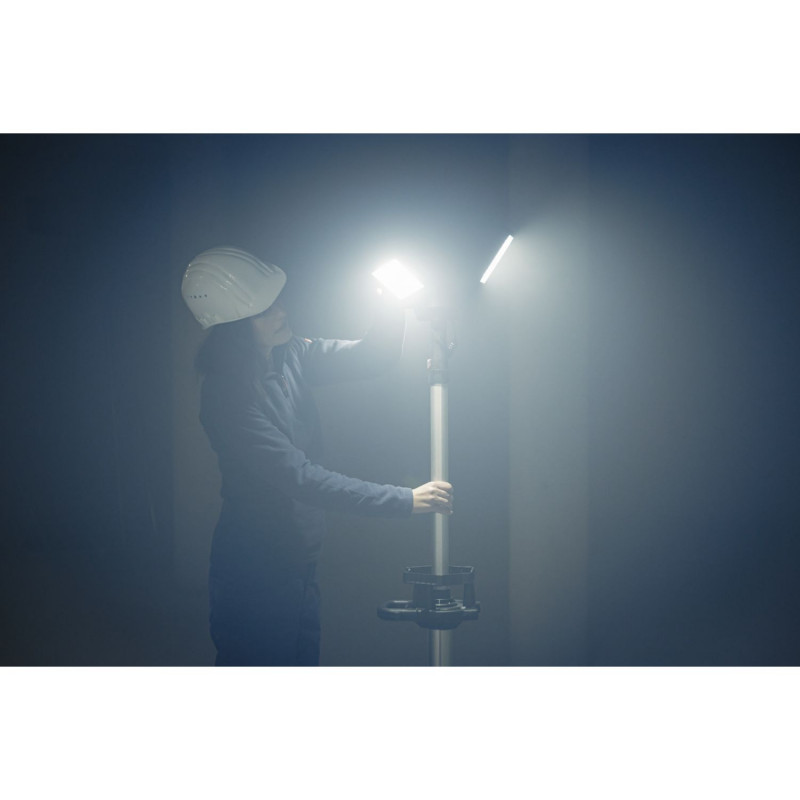 PROJECTEUR DE CHANTIER LED 100 W 13050 T PROFESSIONNAL 13500 LM