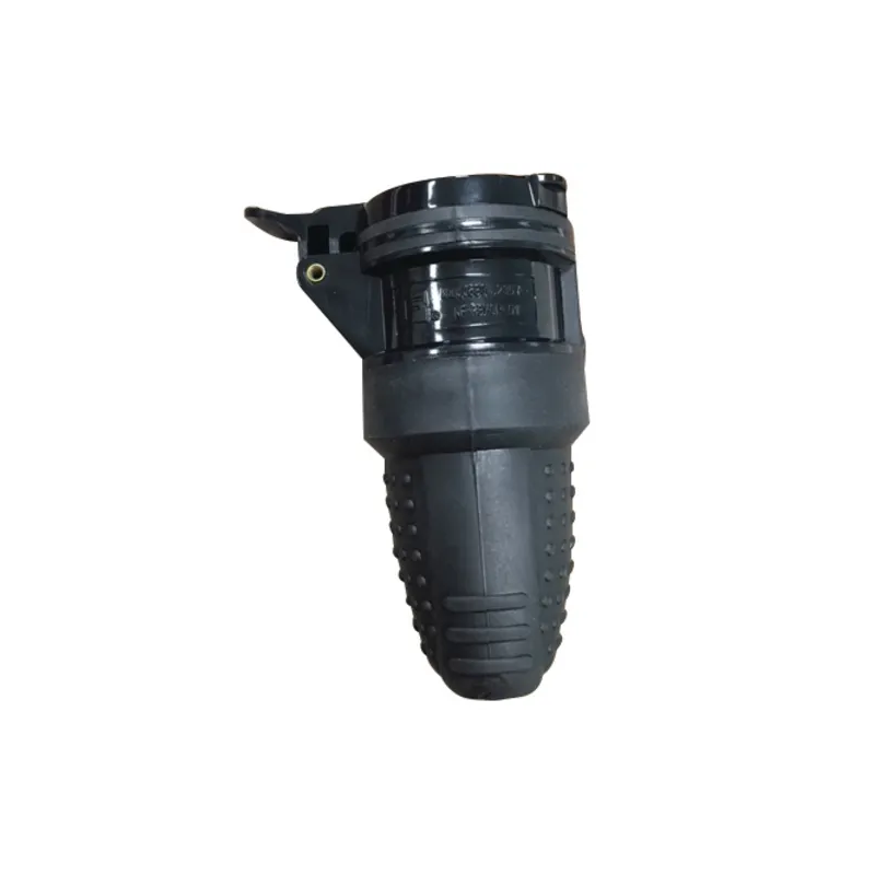 FICHE FEMELLE 2P+T 16A NOIR