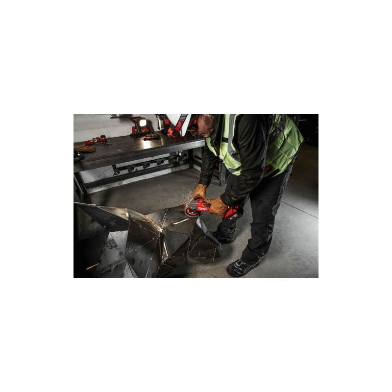 MEULEUSE D'ANGLE 125 MM AVEC INTERRUPTEUR COULISSANT ET FREIN 18V 2X5AH