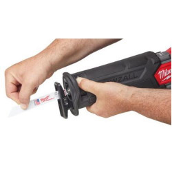 SCIE SABRE FUEL 18V HD BOX CHARGEUR + 2 BATTERIES 5AH M18 FSZ-502X