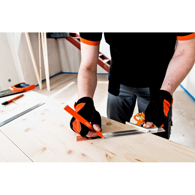 EQUERRE A COULISSE AVEC NIVEAU A BULLES